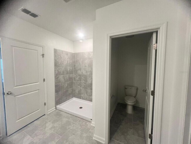 Building Photo - 4964 Worchester Dr