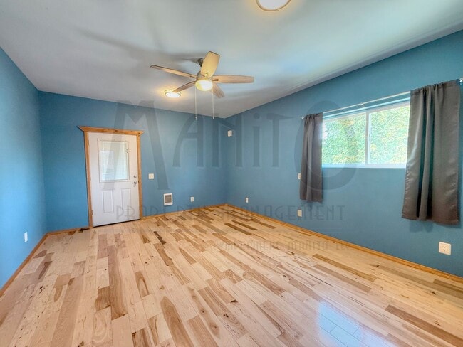 Building Photo - Spacious Dwight Merkel Home