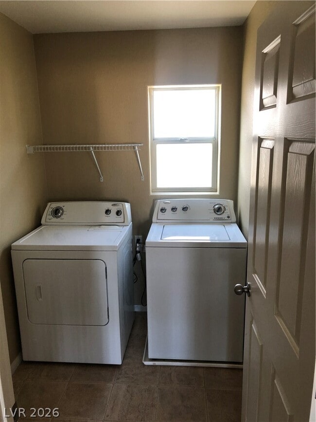 Building Photo - 8553 Osmerea Ct