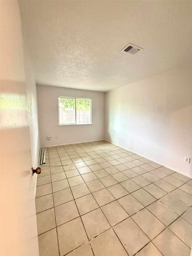 Building Photo - 12119 Tambourine Dr