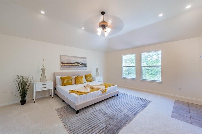 Building Photo - 7724 Yaupon Dr