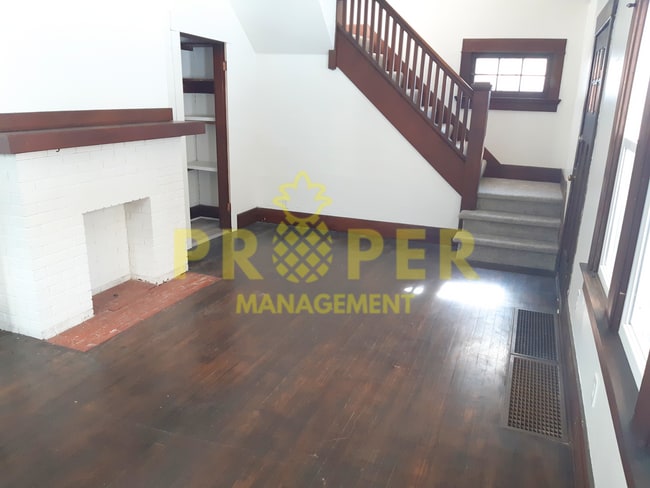 Building Photo - Recently renovated 3 bedroom 1.5 bathroom
