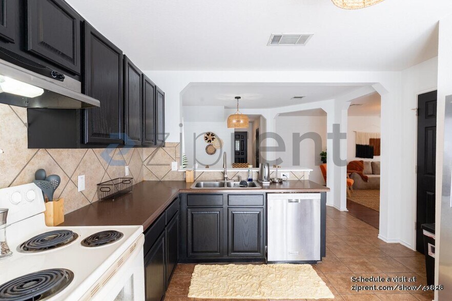 Building Photo - 1705 Anise Dr