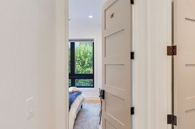 Building Photo - 115 110th Pl SE