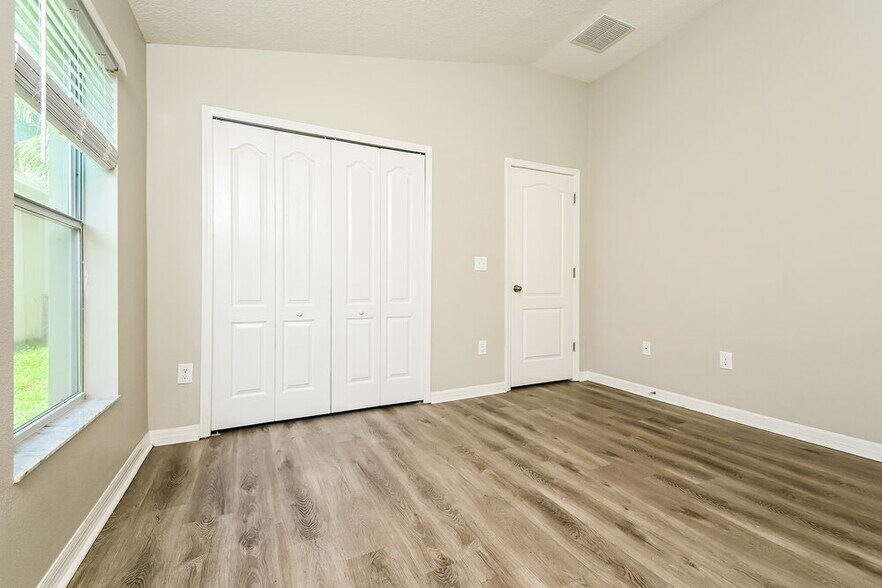 Building Photo - 1717 Palm Warbler Ln