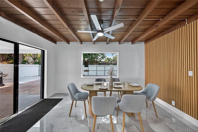 Building Photo - 3130 SW 16th St