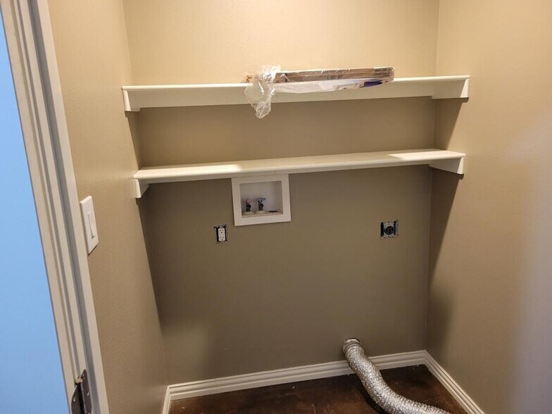 Building Photo - 18060 County Road 1100