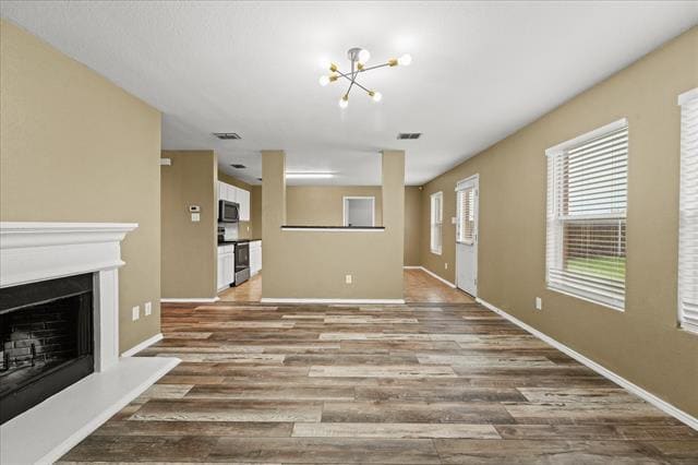 Building Photo - 2743 Hacienda Lake Dr