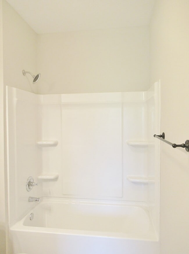 Building Photo - Home in Pleasant Grove... Available to View Now!!!