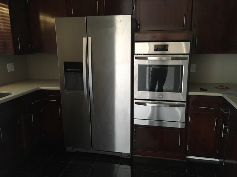 Building Photo - 5711 Carlton Way