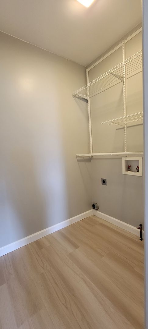 Building Photo - 3 bedroom/2.5 bath home