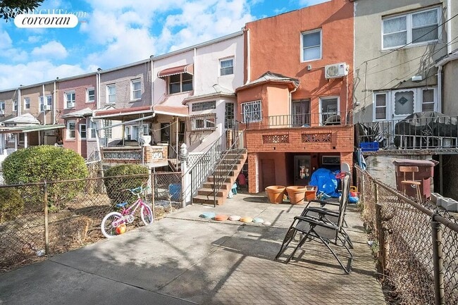 Building Photo - 52 E 55th St