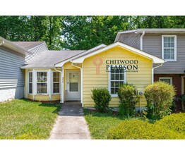 Building Photo - Updated 2BR Townhome Near Clayton State with Fenced Yard