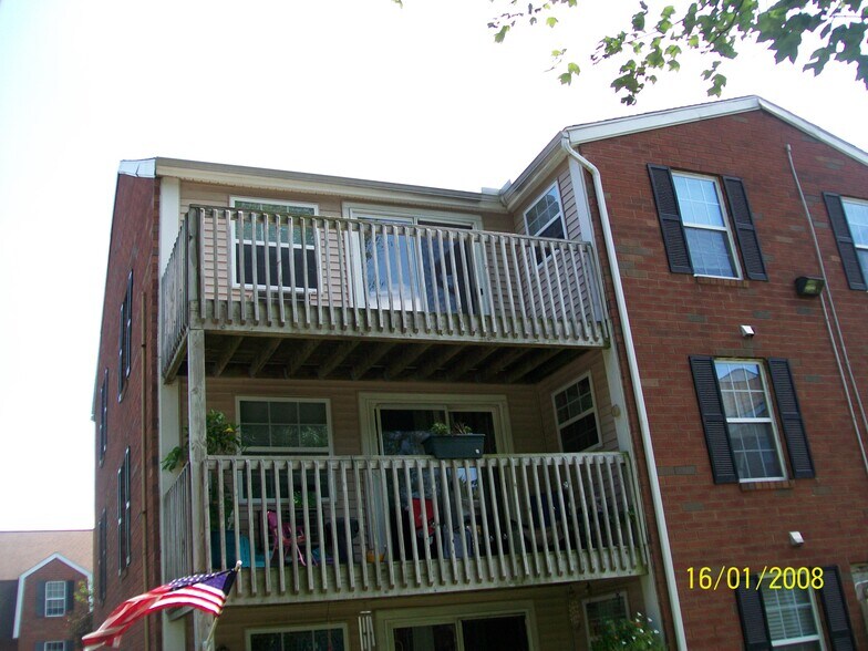 Building Photo - 120 Heather Rdg