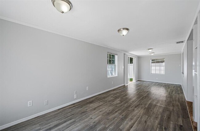 Building Photo - 1411 Thistledown Dr