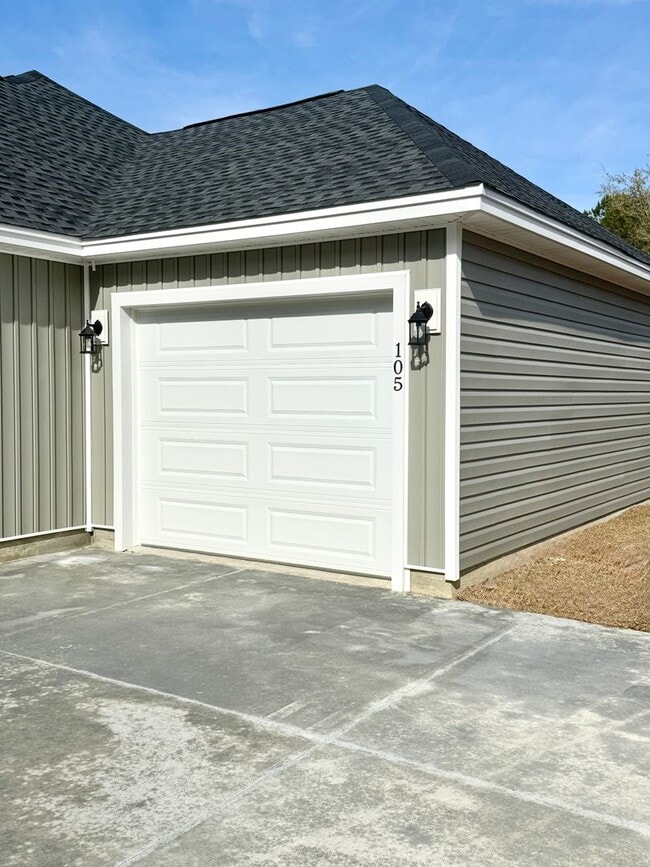 Building Photo - BEAUTIFUL, BRAND NEW HOME! Available now!