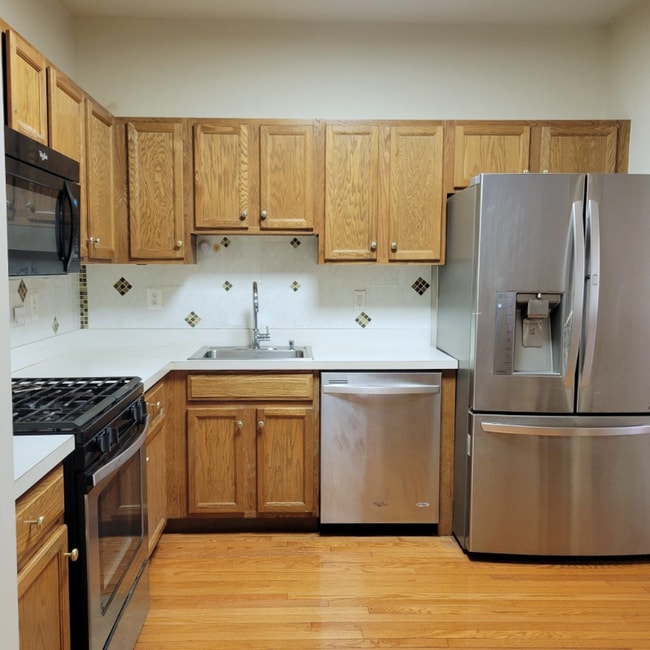 Building Photo - 586 Brittany Cir