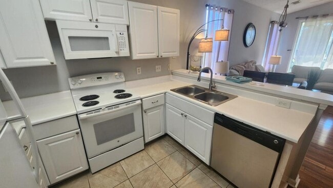 Building Photo - 476 River Oaks Dr