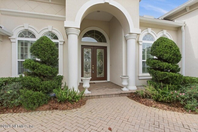 Building Photo - 743 E Dorchester Dr