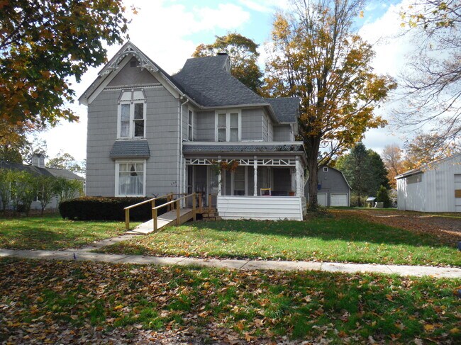 Building Photo - Clark 3 UNIT