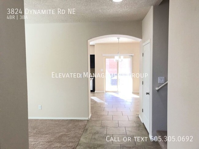 Building Photo - Spacious 4 bedroom Rio Rancho home. Large ...