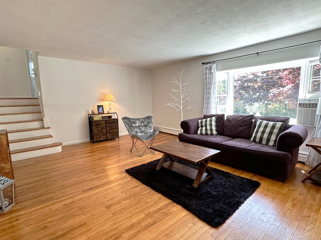 Building Photo - 39 Mohawk Dr