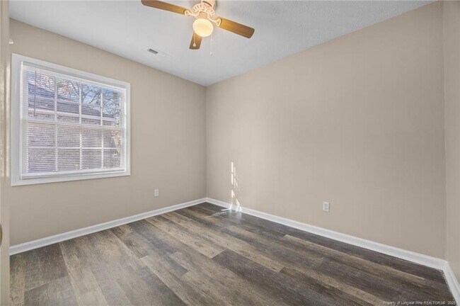 Building Photo - 735 Ashbrook Rd