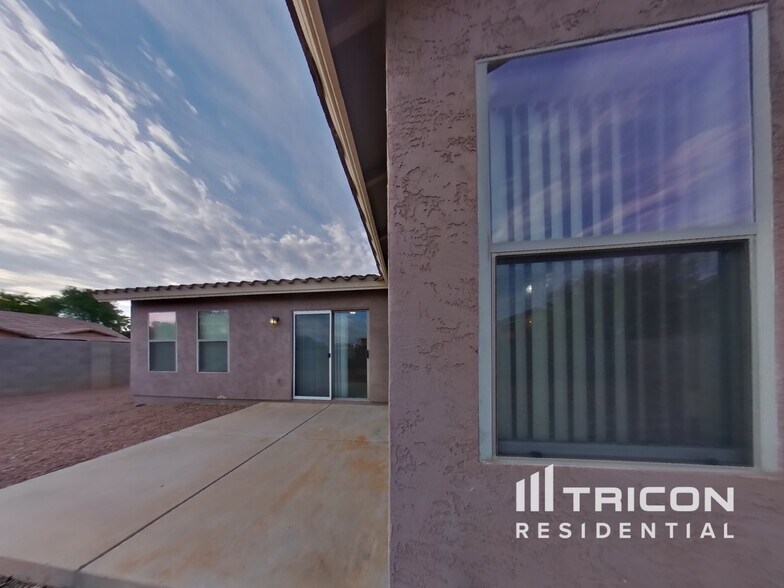 Building Photo - 45554 W Ranch Rd