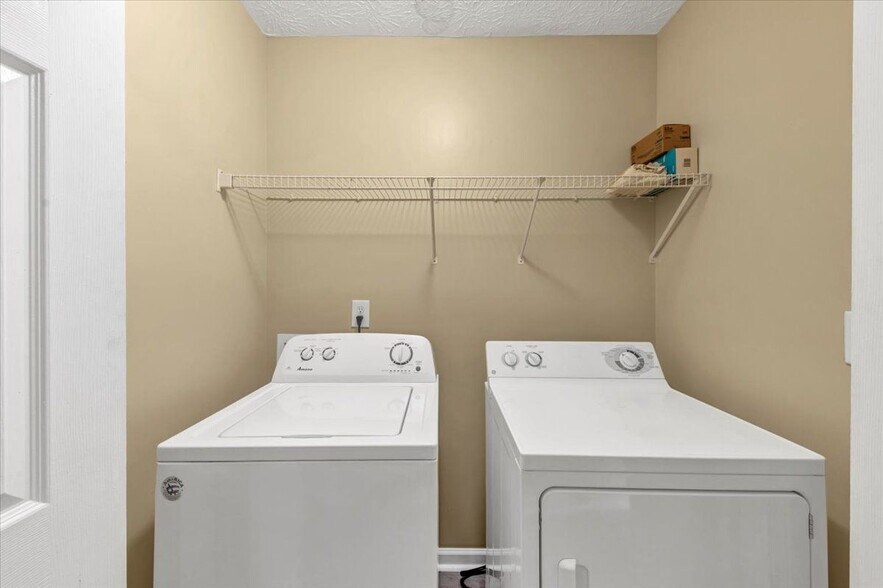 Building Photo - 4376 Stone Gate Way