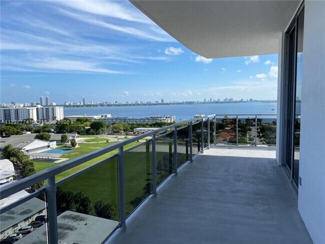 Building Photo - 7901 Hispanola Ave