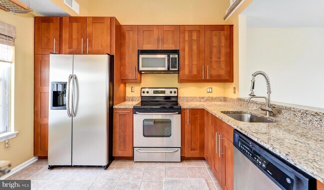 Building Photo - 2810 Yarling Ct