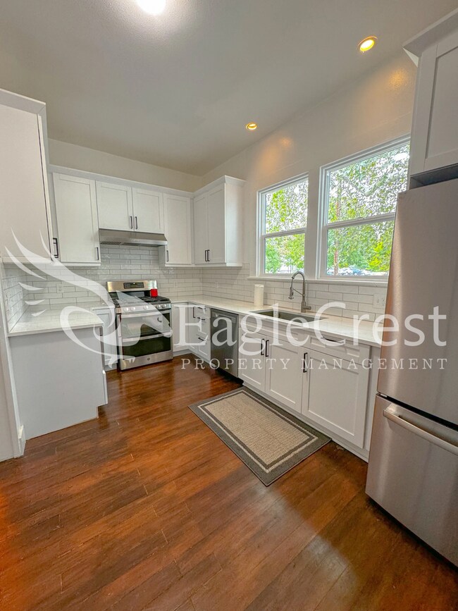 Building Photo - Downtown Walla Walla 4 Bedroom Farmhouse with Modern Comforts $200.00 OFF 2nd MONTHS RENT!!!