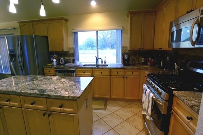 Building Photo - 3224 Burks Ln
