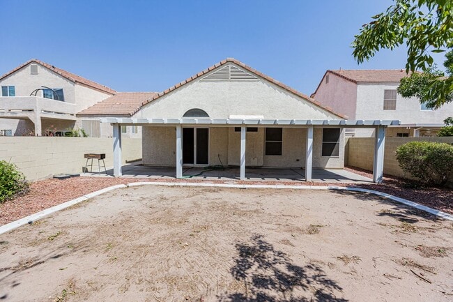 Building Photo - 1 Story home located in Silverado Ranch