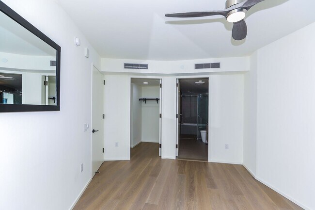 Building Photo - KOULA 2b2b1pkg Ready to Move In!