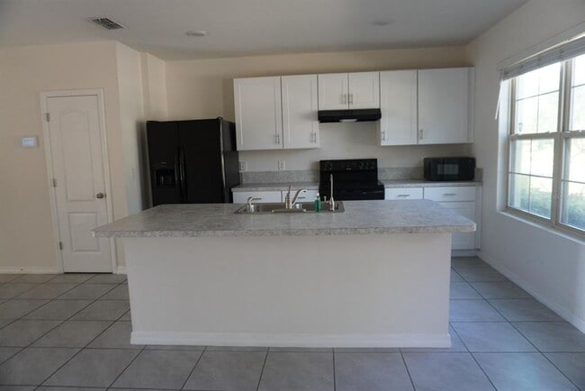 Building Photo - 1882 Red Canyon Dr