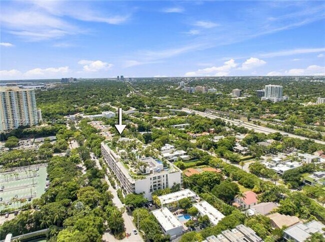 Building Photo - 2200 Brickell Ave