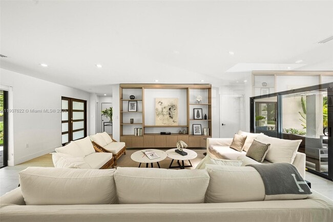 Building Photo - 15121 SW 69th Ct