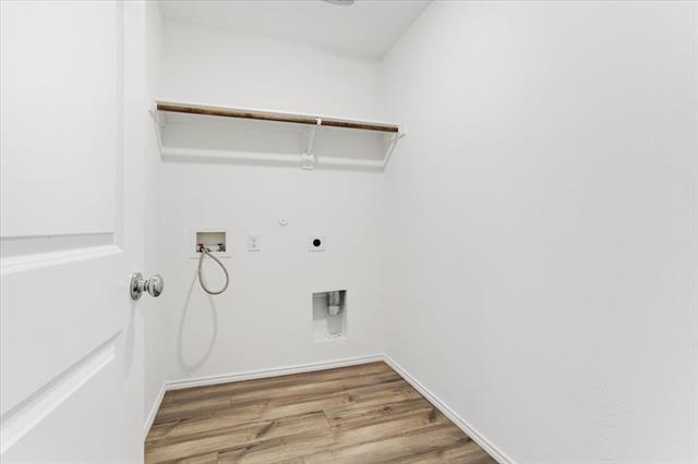 Building Photo - 405 Laurenbrooke Dr