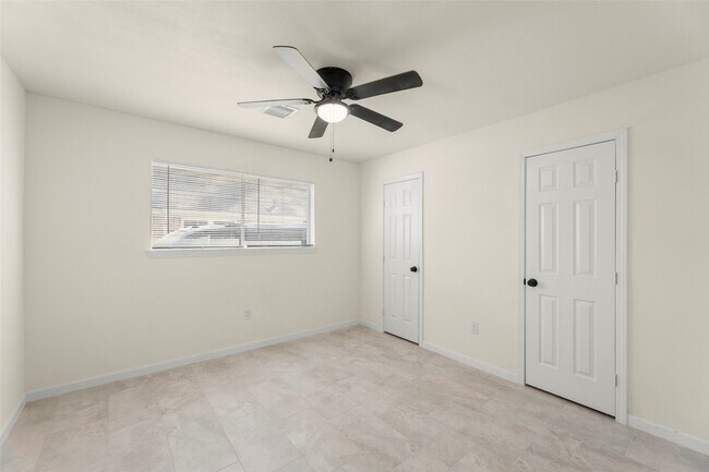 Building Photo - 22019 Kenchester Dr