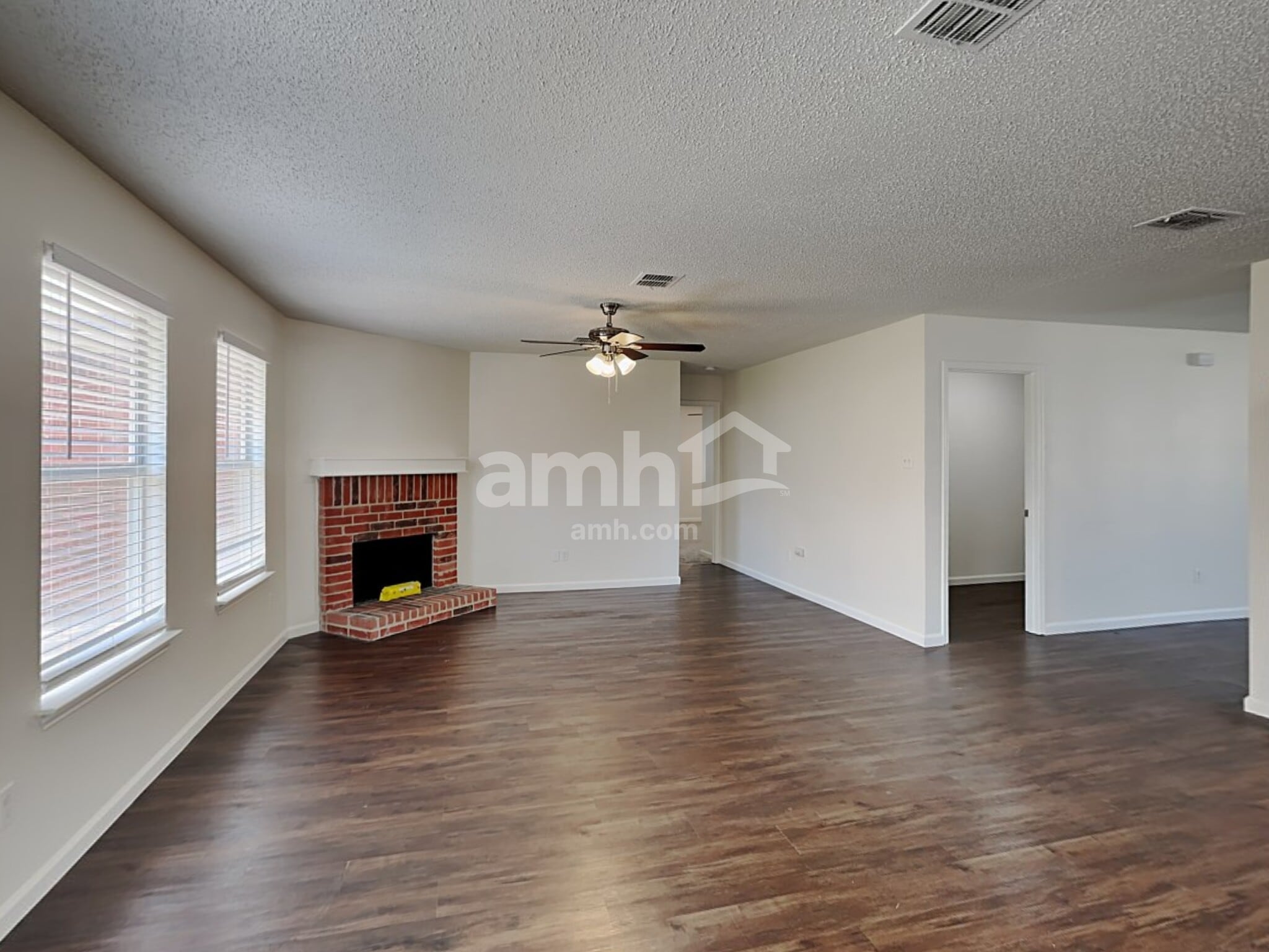 Building Photo - 1475 Stewart Dr