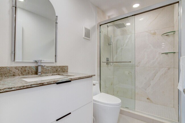 Building Photo - 15109 Ashland Dr