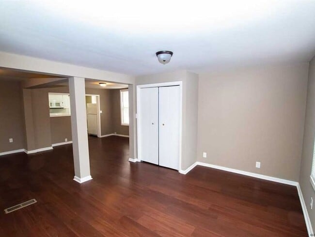 Building Photo - 3 Bedroom Single Family Home in Gloversville