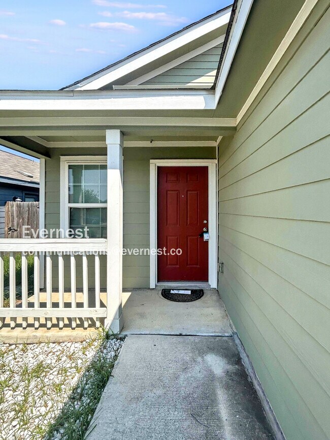 Building Photo - 118 Elizondo Way