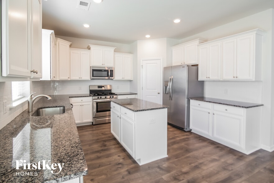 Building Photo - 5221 American Holly Ln