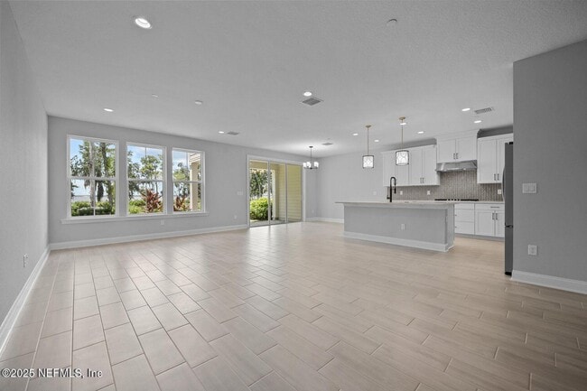 Building Photo - 27 Oak Pk Dr