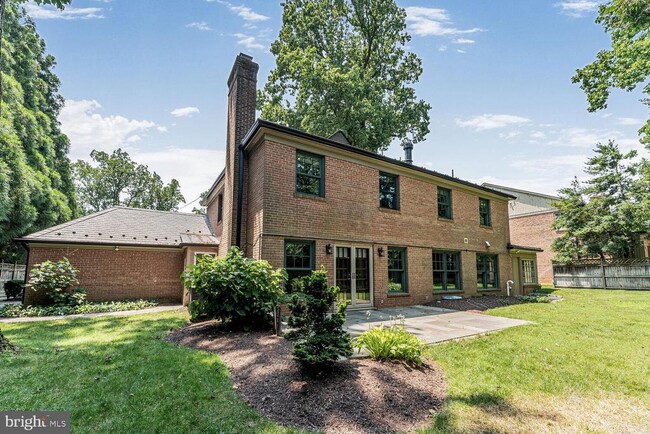 Building Photo - 6109 Clearwood Rd