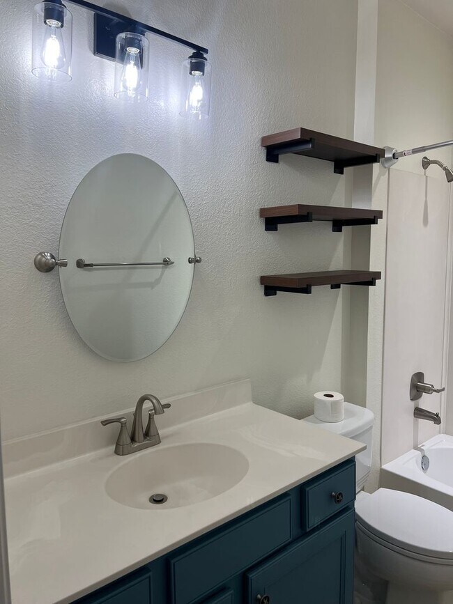 Building Photo - Gorgeous One-Level Ranch Style Home in The...