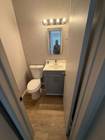 Building Photo - 474 Delaware St