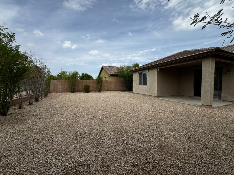 Building Photo - 7828 S 68th Dr